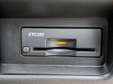 今では必需品のETCもパネルデザインにフィットするビルトインタイプなので、見た目もスッキリとしています