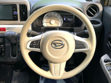 【ステアリングスイッチ】運転中、前方から目線をそらすことなく、オーディオ等の操作が可能な便利機能!安心&快適なドライブを演出してくれます♪
