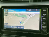 地図表示で現在地や周辺の道路を確認でき、目的地設定にも対応。画面まわりに操作ボタンがまとまり、行き先の確認や案内の利用を日常のお出かけに役立てていただけます。