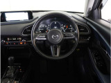 【運転席】最適なドライビングポジションでドライブをお楽しみください。