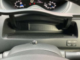 運転席側にも収納スペースがございます♪
