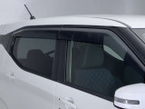 【サイドバイザー】雨の日も気にせず換気ができます。雨の日の喫煙時が非常に便利です。