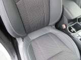 運転席シートに破れなどはございません。