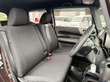 運転席シート廻りは使用感も少なく、良好な状態となっています。前オーナー様が丁寧に使っていたことがよくわかりますね。