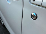 外装塗装面に複数ダメージが御座います、現車にてご確認をお願いいたします m(__)m