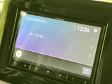 Bluetoothオーディオの画面は、再生状況や時刻などをまとめて表示します。画面上の項目から設定を確認でき、音楽を楽しむときも必要な情報を見つけやすい仕様です。
