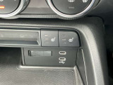 運転席と助手席にはシートヒーターがついておりますので、冬場でも快適にお過ごしいただけます。