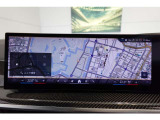 クルマの頭脳ともいえる、管理システム、iDrive。ナビだけではなく、オーディオ操作や車両情報の表示などをコントロールできます。便利さと安全性の向上にも繋がっています。