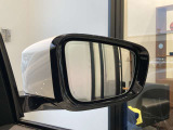 レーンチェンジウォーニング装備。車線変更時の安全確認をサポートしてくれます。