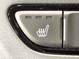 【シートヒーター】寒い日に重宝するシートヒーター!エアコンより早く温まってくれるので寒がりの人も安心ですね♪エアコンの温風は乾燥するから苦手、という方にもをおすすめです。