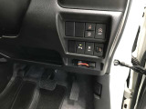 当店3階PDIセンターによる室内ルームクリーニング・除菌を全車に実施!オプションにてボディーコーティングも格安で施工致します★