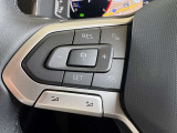 アダプティブクルーズコントロール(ACC)&トラベルアシスト搭載。車間距離維持+車線サポートで快適なドライブを。