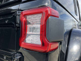 オリジナル4x4ブランドとしての誇りと自信、そして進化の伝統。4x4性能、デザイン、品質。本物とはJeepの全てであり、追い求めるさらなるたかみでもあるのです。