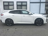 【BMWの伝統-3】BMWのお車は、&ldquo;駆け抜ける歓び&rdquo;を体現しております。走行の安定性とコーナリングの良さを追求し、思い通りにハンドルの操作可能です。