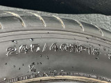 タイヤサイズは245/40R19