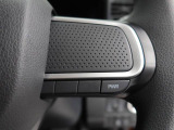 D assist 切替ステアリングスイッチ搭載。パワーモードで余裕のある軽快な走りを、エコモードで燃費重視のスマートな走りを。2つの走行モードをワンタッチで選択できます