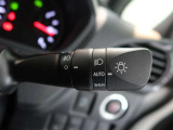 車外の明るさに応じて、自動的にライトの点灯・消灯をしてくれます