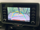 【バックカメラ】駐車時に後方がリアルタイム映像で確認できます。大型商業施設や立体駐車場での駐車時や、夜間のバック時に大活躍!運転スキルに関わらず、今や必須となった装備のひとつです!