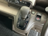 発進時から滑らかに加速する無段階変速のCVTはストップ&ゴーの多い街の中も快適です