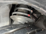 お車を安心してお乗りいただく為には、足回りの定期点検が欠かせません。サービスサポート(有償保証)では無料点検もご提供しており、安心のカーライフをお過ごしいただけるサポート体制が整っています。