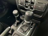 4WD AUTO、4WDハイ、4WDローを備えるパートタイム4WDです。