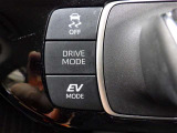走行モードの切り替えスイッチです!「DRIVE MODE」や「EV MODE」など、走行に合わせて使える機能が付いています^ ^☆