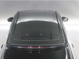 サンルーフ付き! 車内を明るく、開放的にしてくれます♪