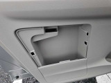 助手席ドアに使い勝手の良い収納BOX。