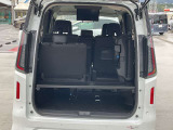 大きく開くリヤゲート,荷物スペースも確保できます。レジャー使用にも大活躍!