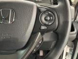 クルーズコントロールを装備しています。高速道路などで一定の速度で走ってくれるので運転が楽ですよ!速度を設定できますので、スピードの出しすぎにも注意できます。