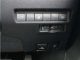 輸入車ディーラーとして長年の経験と実績に基づいた厳格な自社基準による仕入れ、さらに第三者機関を介した客観的な車両状態の鑑定。 私たちの商品は、それらの厳しい品質チェックを経て初めて店頭に並びます。