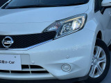 最新式はLEDヘッドランプですね。瞬時に明るい光が夜間の運転をぐっと楽にしてくれますよ。