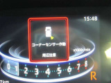 コーナーセンサー付いてます!バンパーに取り付けられた4個の超音波センサーで、障害物を、音とメーター内モニターで知らせてくれます♪