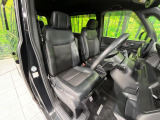 運転席シート廻りは使用感も少なく、良好な状態となっています。丁寧に使われていたことがよくわかりますね。
