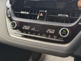 左右独立温度コントロールフルオートエアコンです。運転席、助手席それぞれで独立して温度設定ができます。冷え性の方が乗っても安心ですね♪