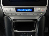 左右独立温度コントロールフルオートエアコンです。運転席、助手席それぞれで独立して温度設定ができます。冷え性の方が乗っても安心ですね♪
