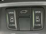 【両側パワースライドドア】スマートキーや運転席のスイッチで後席両側スライドドアの開閉が可能♪電動だから力を入れてドアを開ける必要が無く、小さなお子様でも簡単に開け閉めでき快適です♪