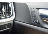 2名分の運転席シート位置がメモリー可能です。ご家族でのご使用に便利です。