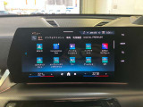 i-Drive 純正HDDナビゲーション Bluetooth接続でスマートフォンとリンクし音楽を楽しんだり、ハンズフリー通話ができます。Apple Car Playに対応。グーグルマップやアマゾンミュージックがご利用可能です。