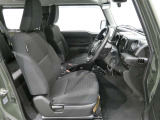 見通しのよいすっきりとした視界で、誰でも運転しやすいです。運転のしやすさは疲れにくさにも繋がりますよ♪