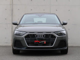 一目でAudiだと分かる特色を持つフロントマスク。