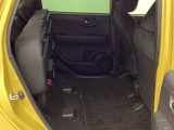 ★チップアップ&ダイブダウン機能付き【ULTR SEAT】は後席座面を左右分割で跳ね上げることができます☆トランクで積載できない背の高い荷物をラクラク収納できます。ホンダ車ならではの人気装備です♪