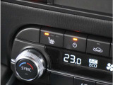 【シートヒーター】寒い日に重宝するシートヒーター。エアコンより早く芯から温めてくれるので寒がりの方も安心です。エアコンの温風は乾燥するから苦手、という方にもをおすすめです。