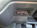 高速の出入りを楽にできるETC車載器付きです。