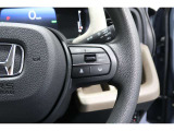 Hondaセンシングの機能のひとつ、アダプティブクルーズコントロール付!アクセルから足を離しても設定したスピードと前車との車間を保ち走行してくれます!車線維持もアシスト☆高速道路で疲労軽減ですね☆