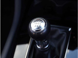 【シフトレバー】シフトもとても操作しやすいデザインになっております。運転する人の事を第一に考えた操作性の高い仕様です。