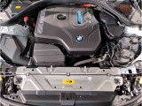 BMWのエンジンは世界的にも認められている高性能エンジンです。レスポンスがよく高回転型の心地よい吹きあがりなど駆け抜ける歓びのキーになる部分でございます。