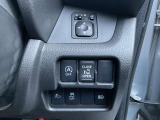 ハンドル右奥には各種設定スイッチがあります。運転者がスッと手を伸ばせば操作できので便利です。