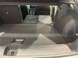 リヤシートを倒せば長さのあるお荷物も楽々!!
