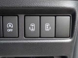 電動スライドドアの操作スイッチを確認できます。